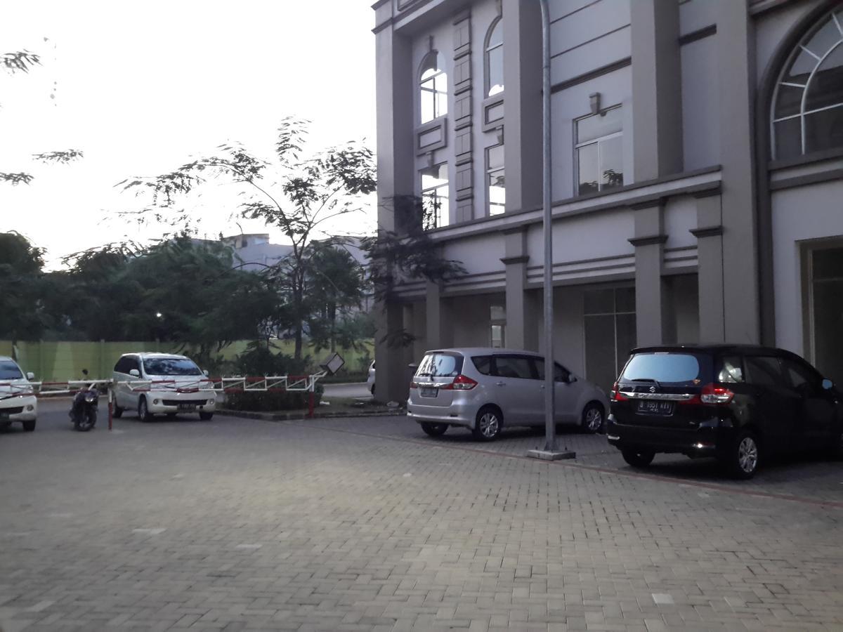 Motel Grand Galaxy At Kalimalang Bekasi Exterior foto